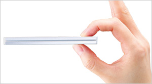 Compact body of only 9 mm thick